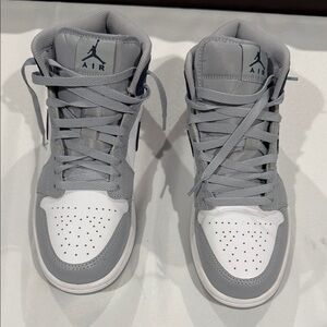 Nike Men's Gray and White Sneakers